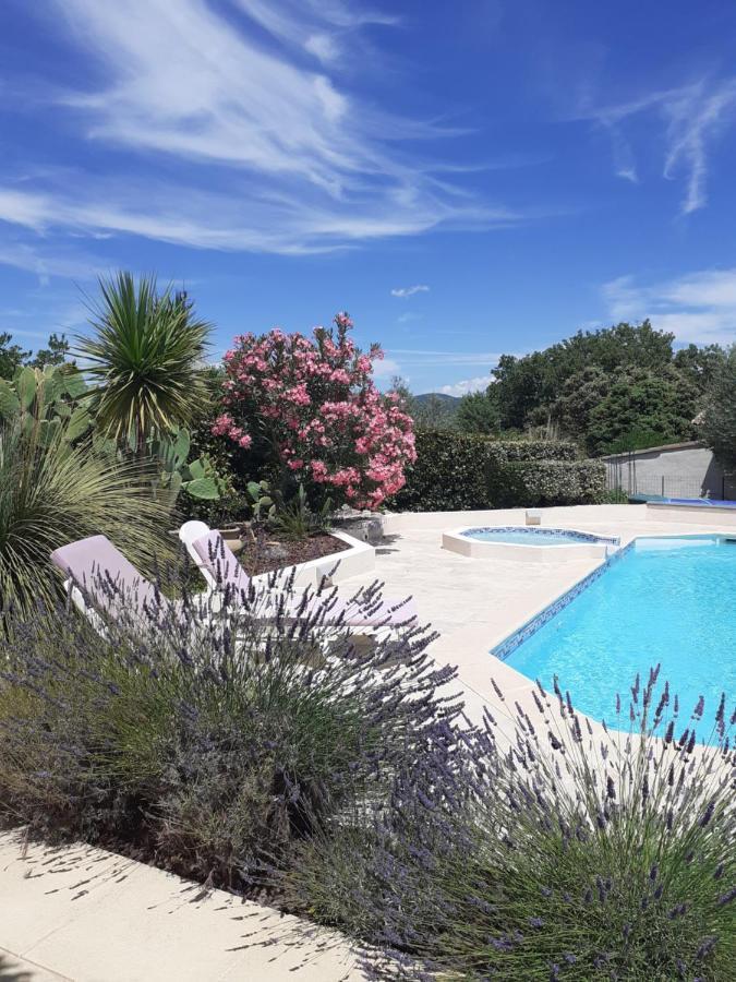 Gite Provencal Independant Avec Piscine Chauffee : Le Suy Bien Flayosc Екстериор снимка