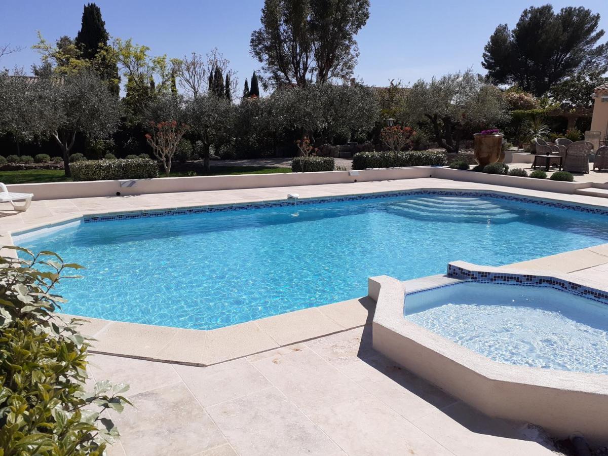 Gite Provencal Independant Avec Piscine Chauffee : Le Suy Bien Flayosc Екстериор снимка